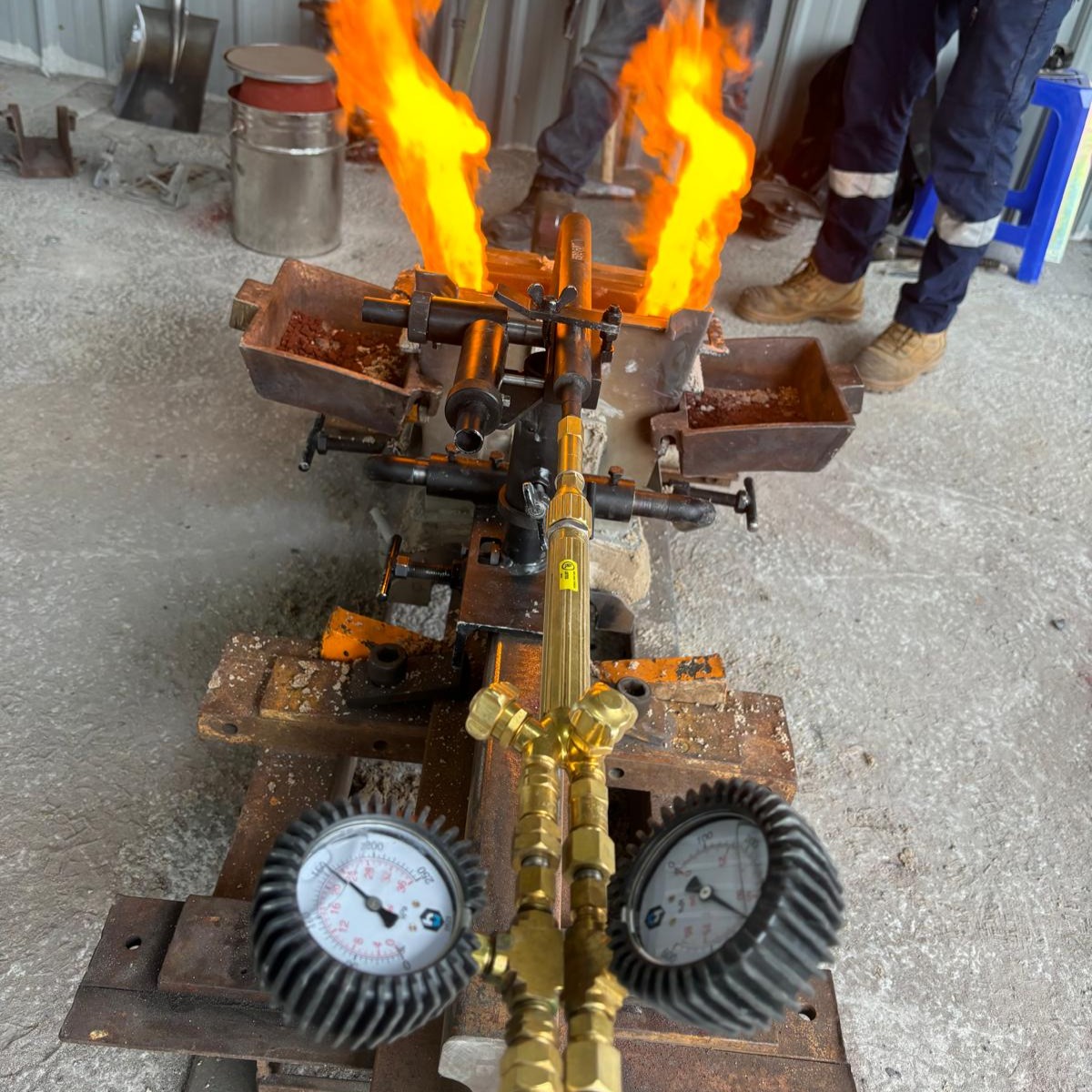 Rail welding 鋼軌鋁熱焊接